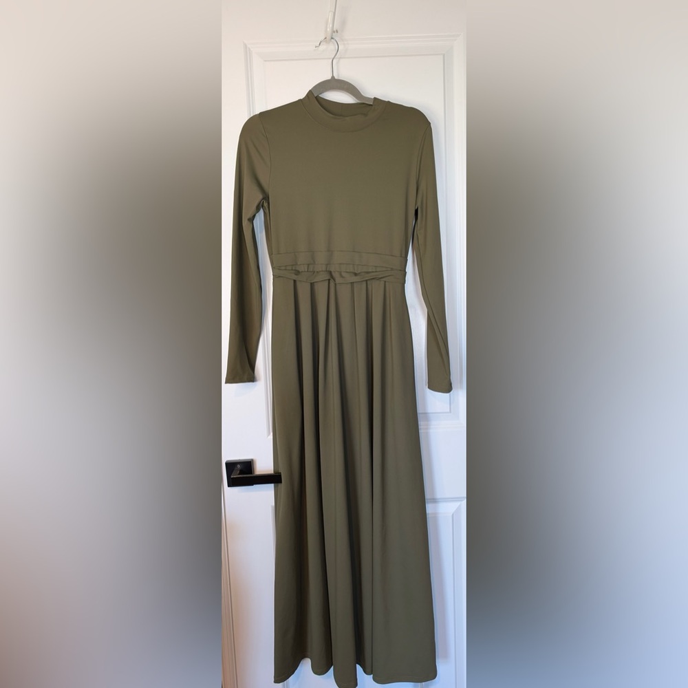 Halara Women’s Mock-neck Long Sleeve Pocket Flare Maxi Casual Dress Green NWT M